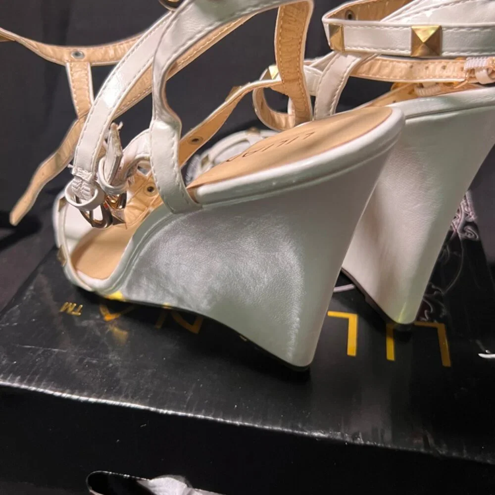 Lilian NIB White Studded Wedges Sz‎ 6